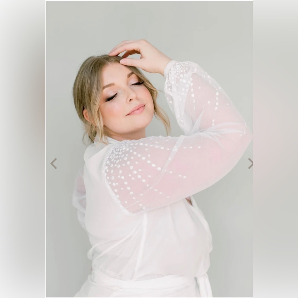 ROBED with LOVE ALANNA ROBE - Picture 5 of 16